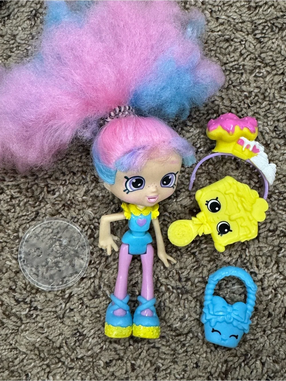 Shopkins Play Set with Pink Pizza Crossbody Bag - Colorful Toy Accessories